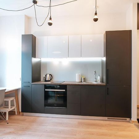 Central Comfort At Hanzas Residence, Stay Near Cafes, Bars, Museums & Esplanade Rīga Exterior foto