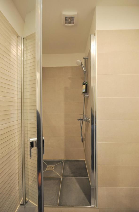 Central Comfort At Hanzas Residence, Stay Near Cafes, Bars, Museums & Esplanade Rīga Exterior foto