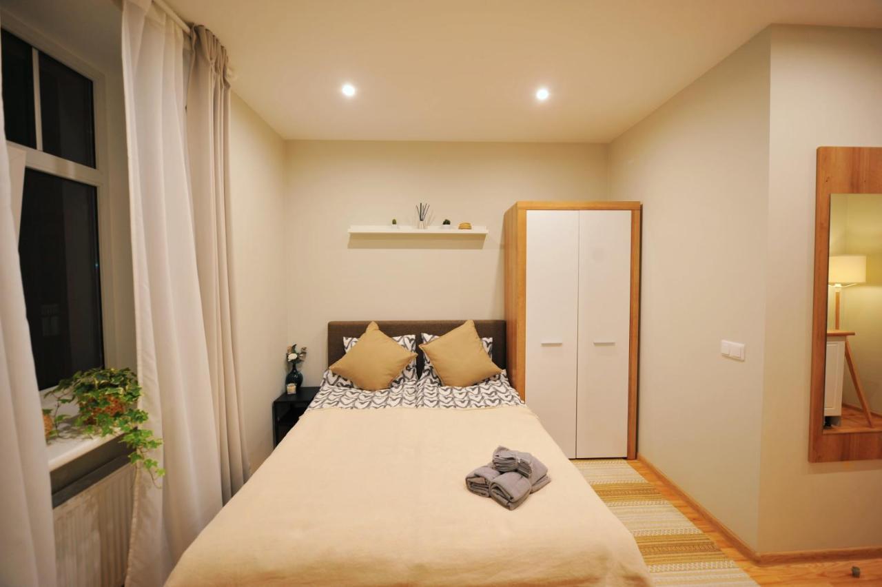 Central Comfort At Hanzas Residence, Stay Near Cafes, Bars, Museums & Esplanade Rīga Exterior foto