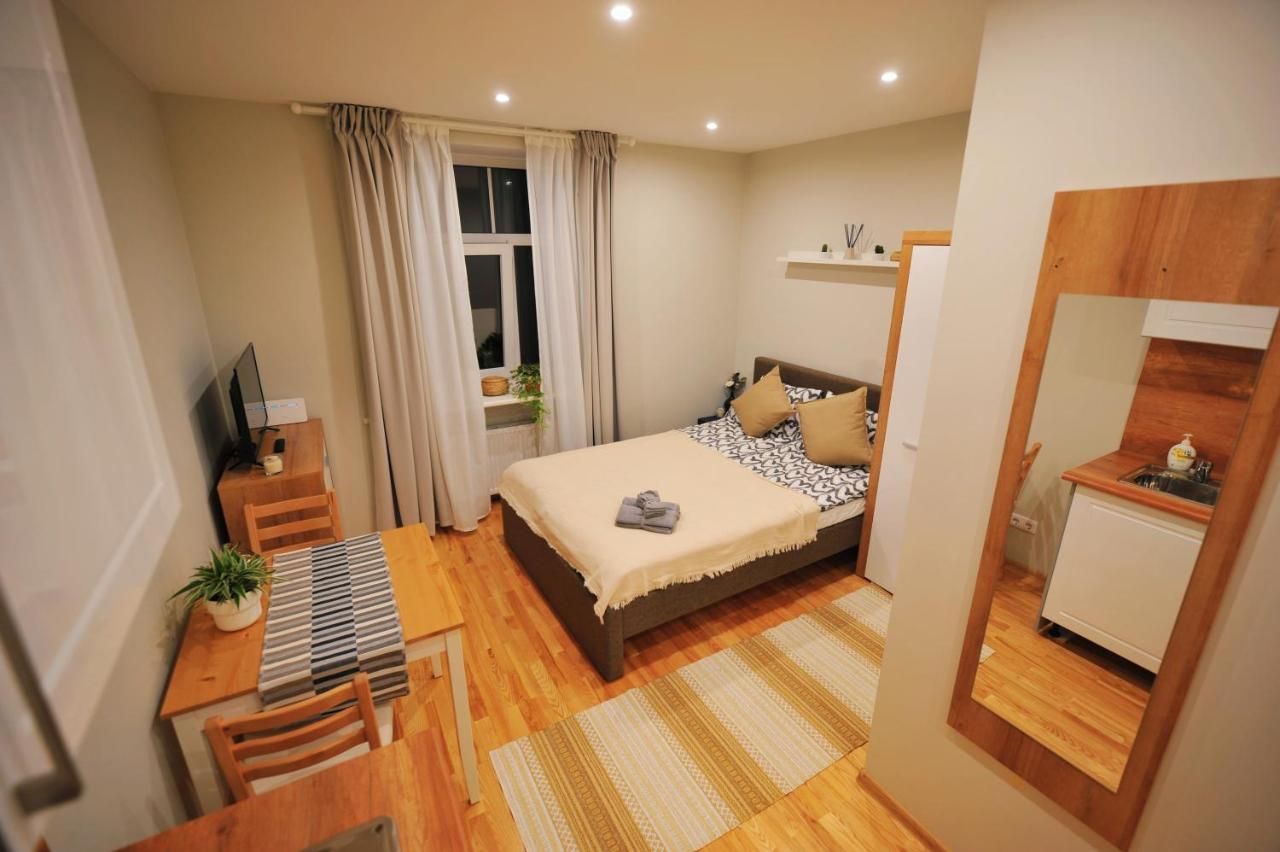 Central Comfort At Hanzas Residence, Stay Near Cafes, Bars, Museums & Esplanade Rīga Exterior foto