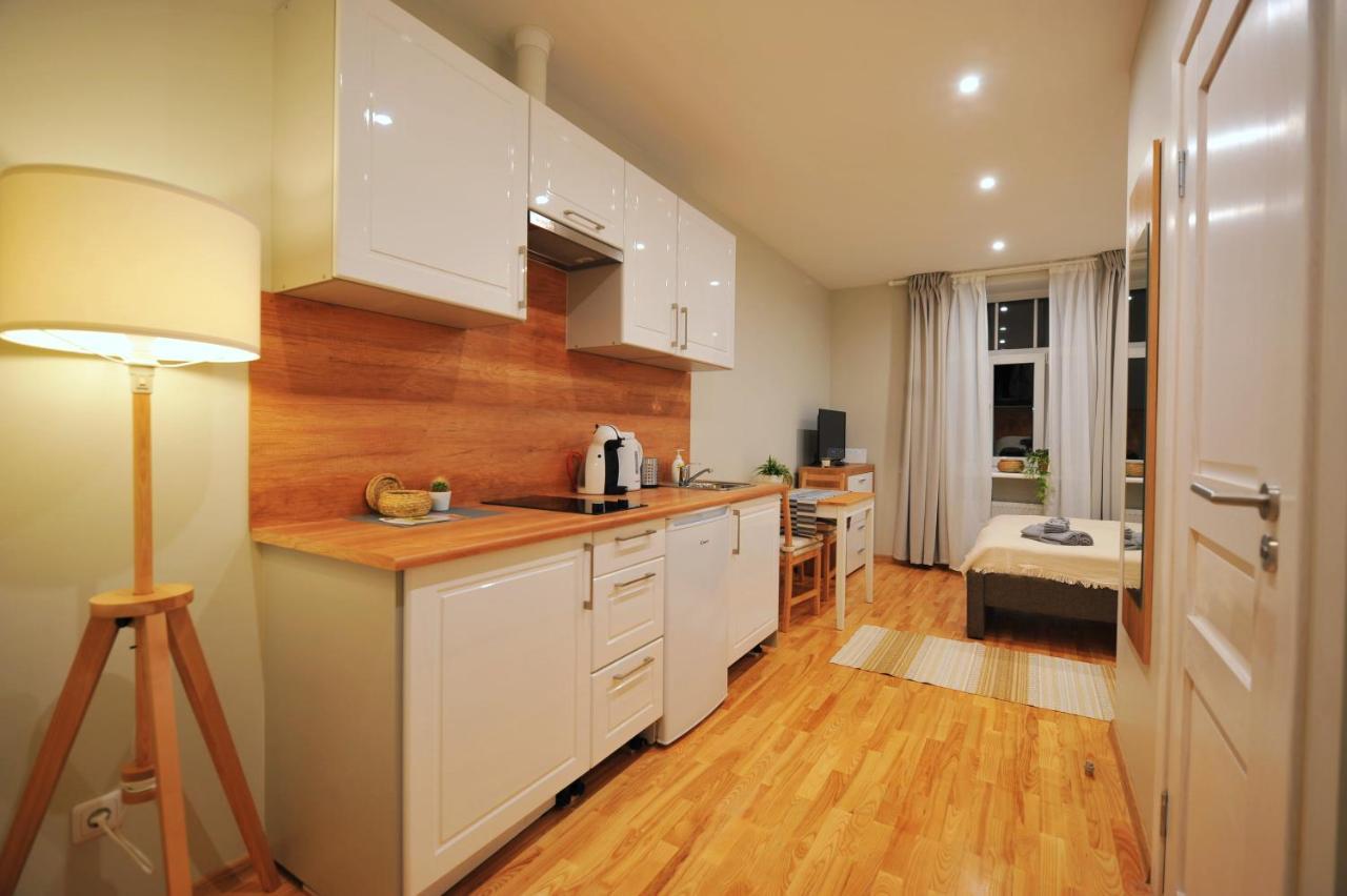 Central Comfort At Hanzas Residence, Stay Near Cafes, Bars, Museums & Esplanade Rīga Exterior foto