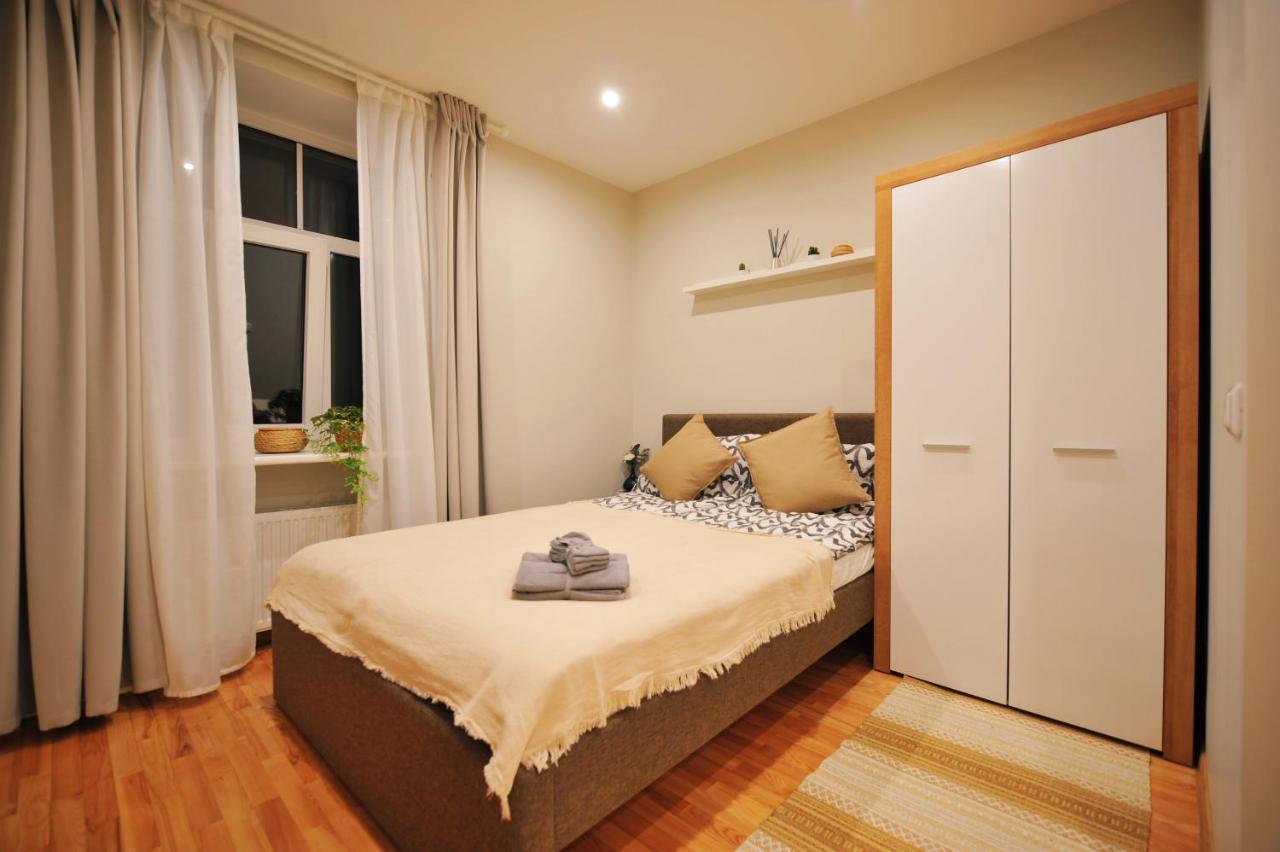 Central Comfort At Hanzas Residence, Stay Near Cafes, Bars, Museums & Esplanade Rīga Exterior foto