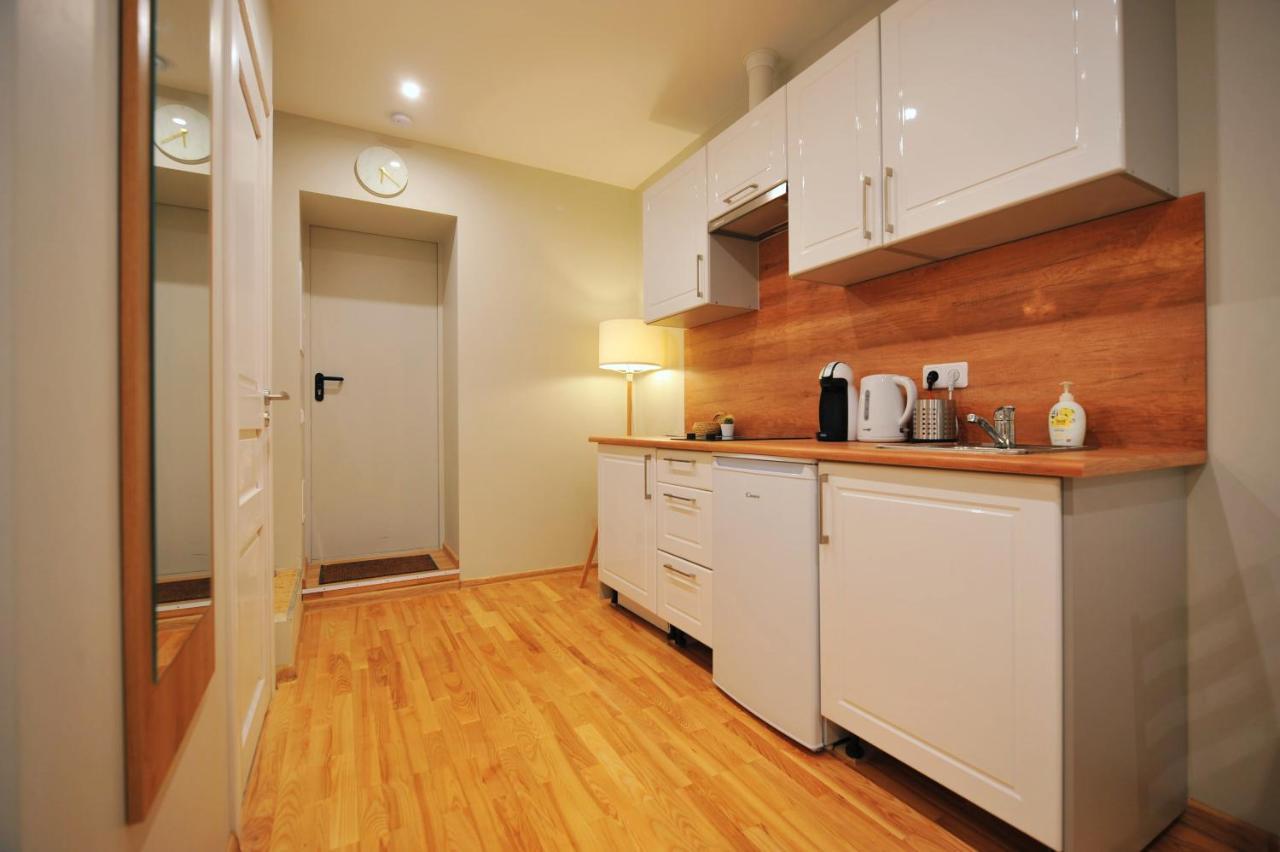 Central Comfort At Hanzas Residence, Stay Near Cafes, Bars, Museums & Esplanade Rīga Exterior foto
