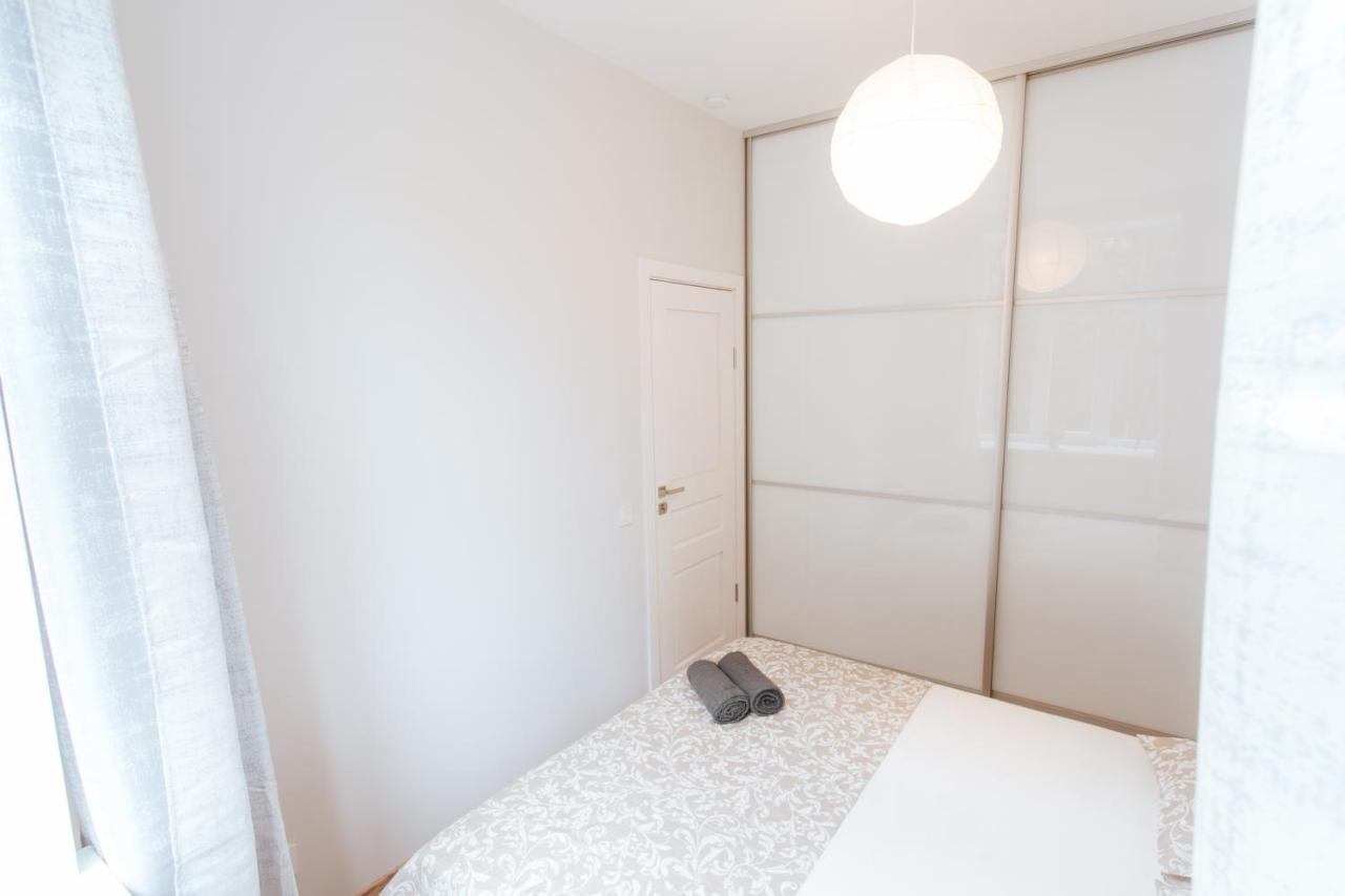 Central Comfort At Hanzas Residence, Stay Near Cafes, Bars, Museums & Esplanade Rīga Exterior foto
