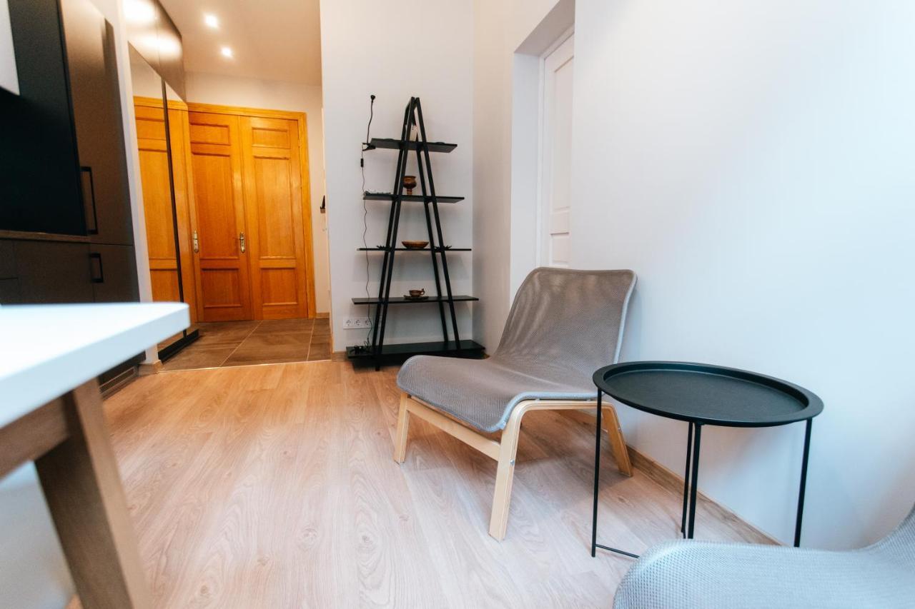 Central Comfort At Hanzas Residence, Stay Near Cafes, Bars, Museums & Esplanade Rīga Exterior foto